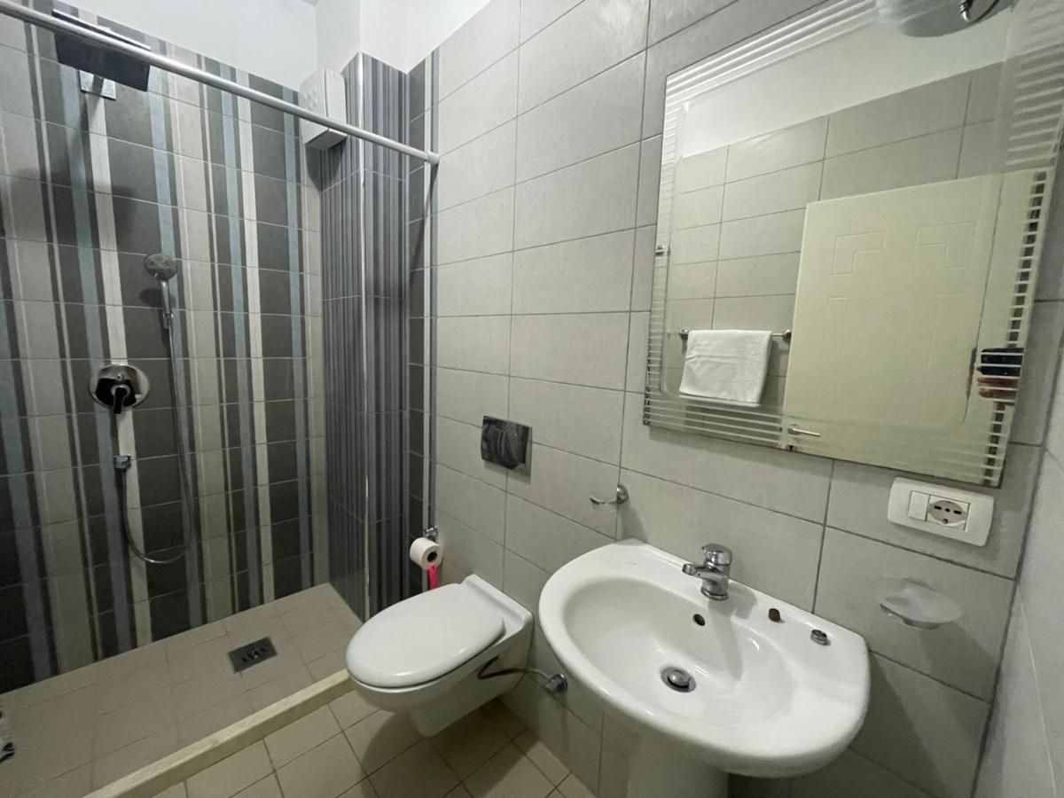 Migi Residence ดูร์เรส ภายนอก รูปภาพ